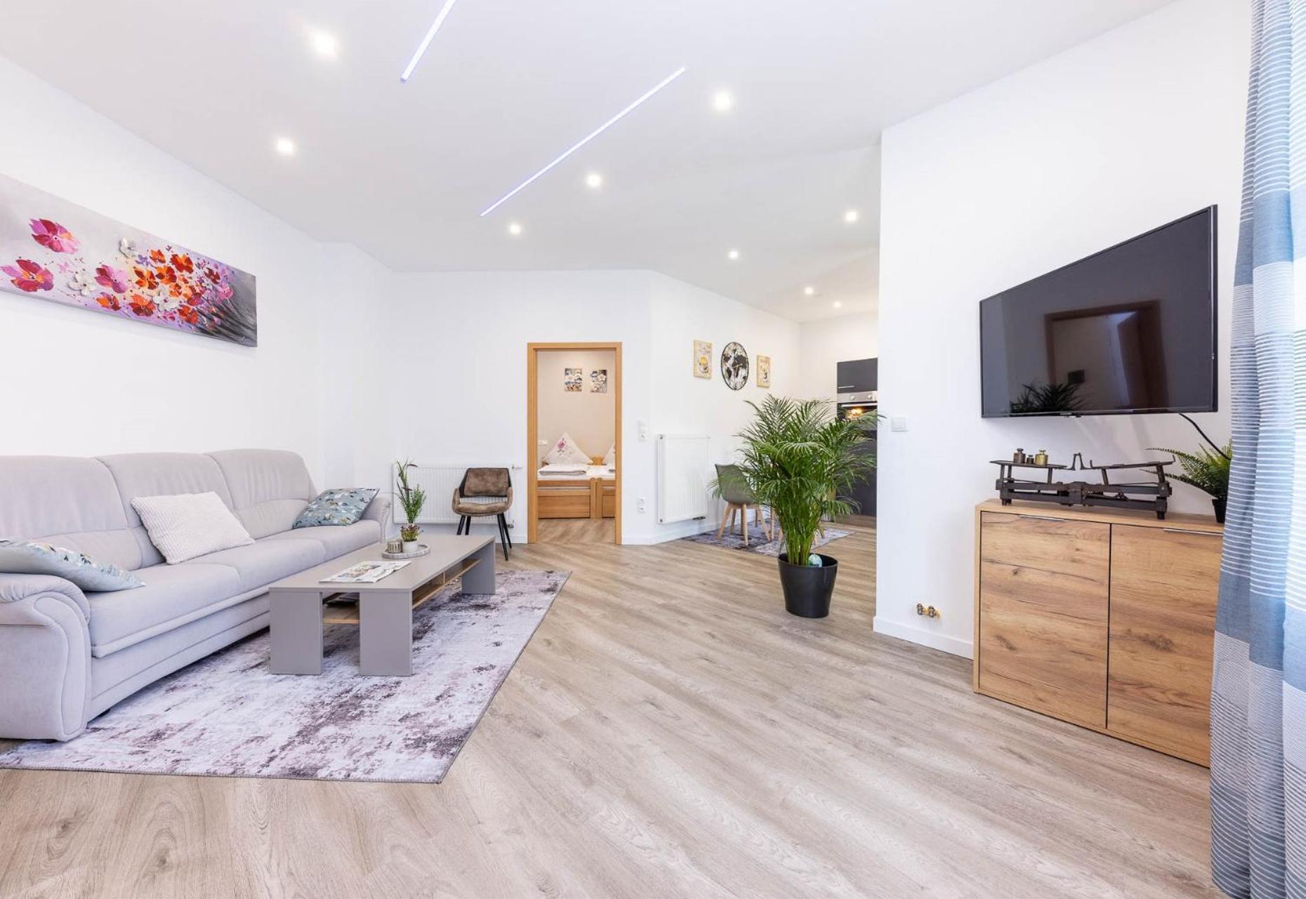 Neu I Ferienwohnung Jasmin Andernach Eksteriør billede
